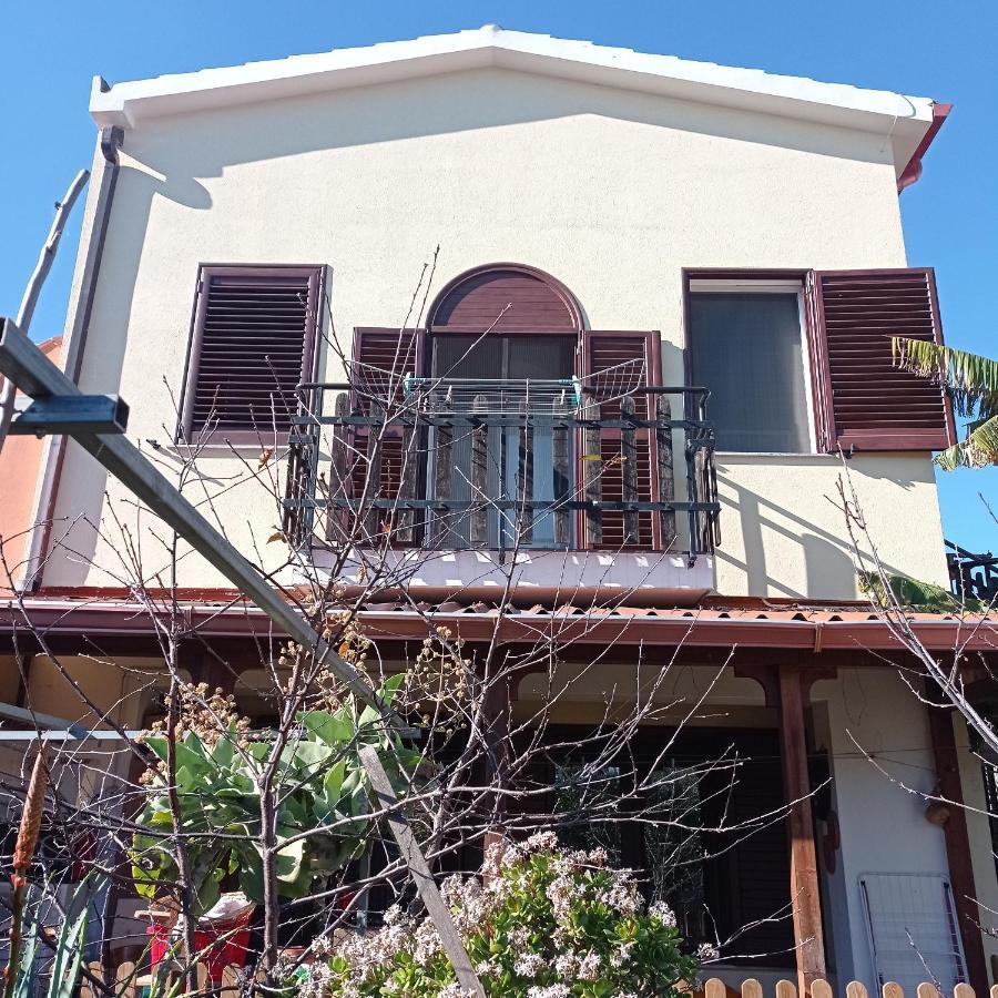 Casa Roberta Apartment Villa San Pietro Luaran gambar